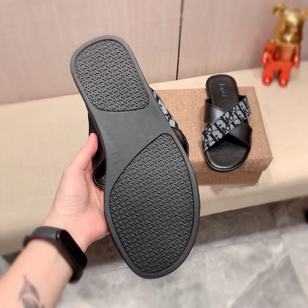 Slippers: New model factory price 220: 🎩🎩🔥🔥《Dior* 》【High·Version】Series of slippers, top purchasing agent🔍🔍Men's 2020 counters are on sale at the same time, imported from Italy, original selected cowhide, exquisite workmanship,), sole: (super comfortable) original factory special supply Original sole, ⚠️Exclusive double-layer movable molded sole, super comfortable⚠️, real shot 🎬The real thing is more beautiful🔍🔍original quality, you can go in and out of the counter at will, 266 positive code 38-44, long-term availability